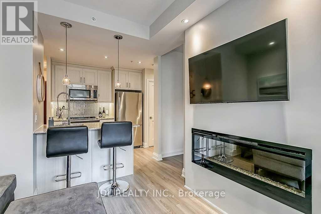 104 - 73 Washington Avenue, Oakville (Co Central), Ontario  L6K 1W5 - Photo 8 - W13522102