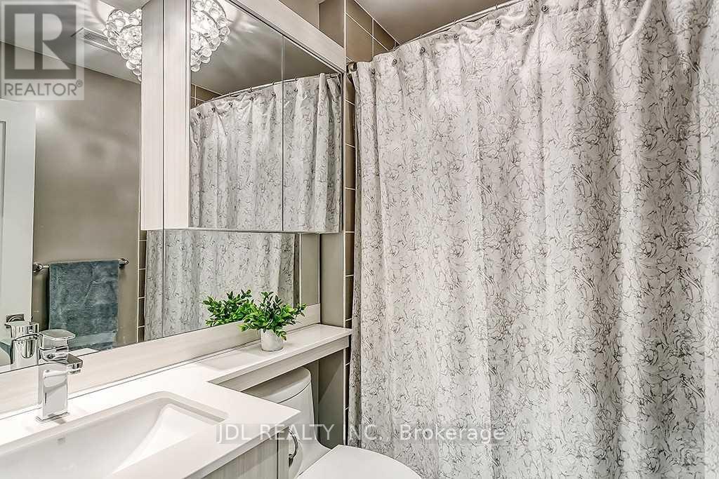 104 - 73 Washington Avenue, Oakville (Co Central), Ontario  L6K 1W5 - Photo 9 - W13522102
