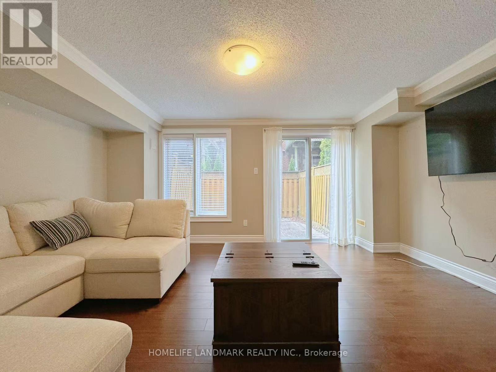 54 Bluewater Court, Toronto, Ontario  M8V 4A9 - Photo 11 - W13522148