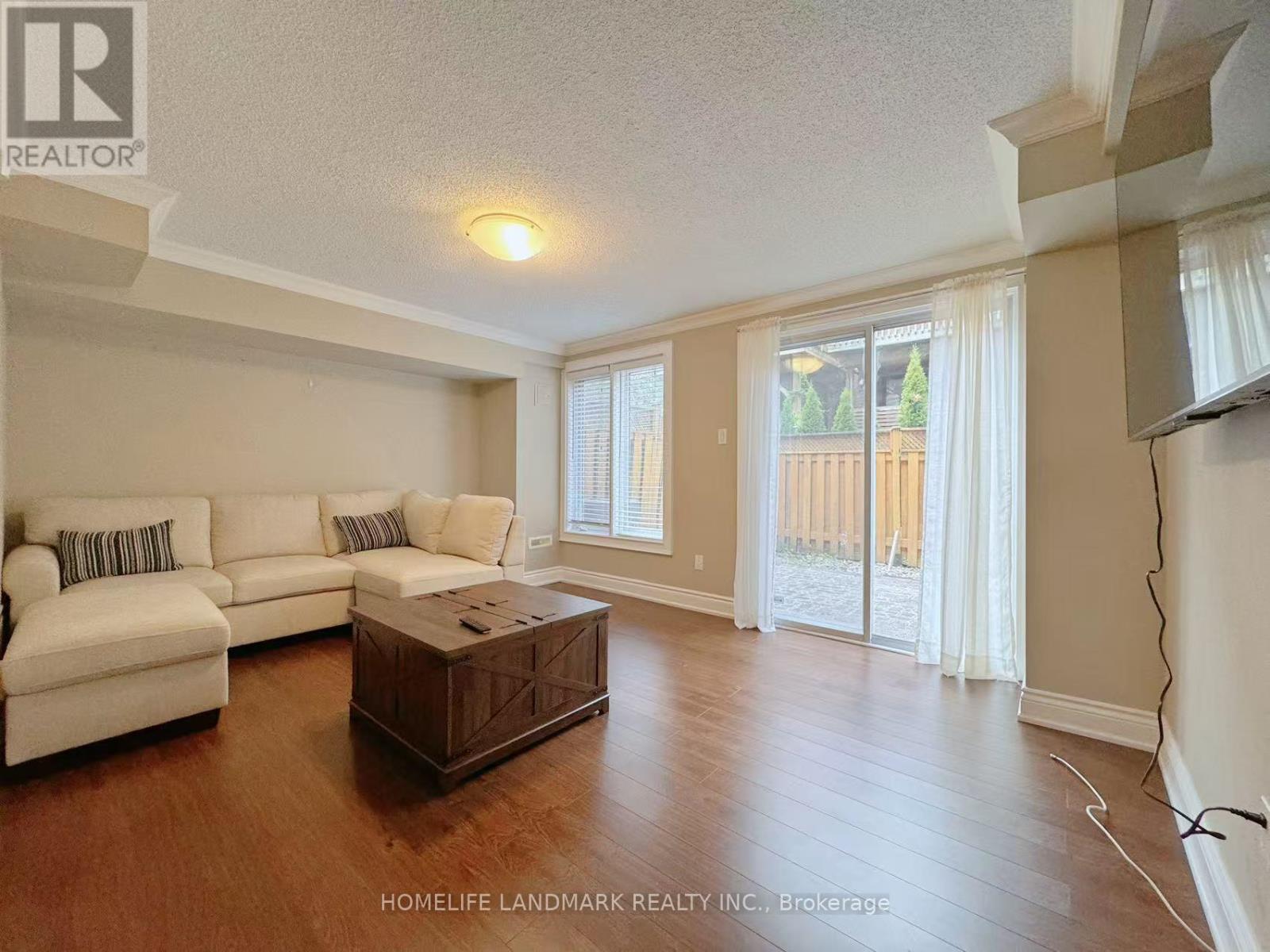 54 Bluewater Court, Toronto, Ontario  M8V 4A9 - Photo 12 - W13522148