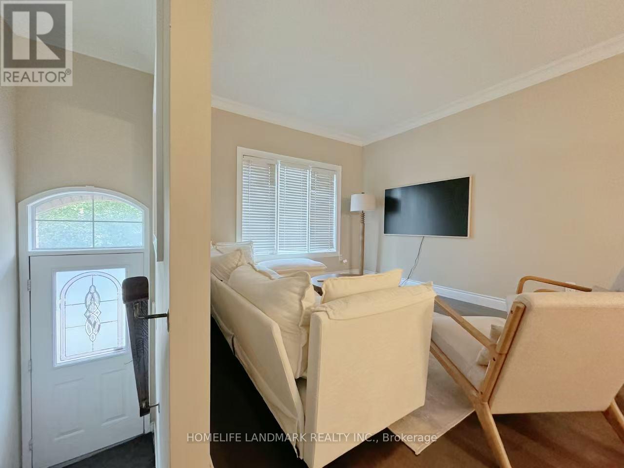 54 Bluewater Court, Toronto, Ontario  M8V 4A9 - Photo 5 - W13522148