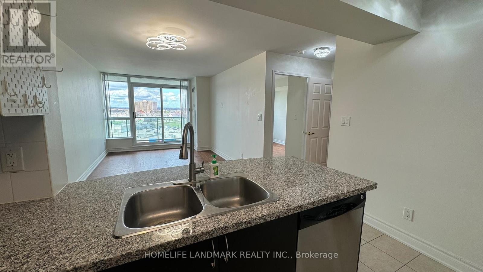 1002 - 4850 Glen Erin Drive, Mississauga, Ontario  L5M 7S1 - Photo 4 - W13522174