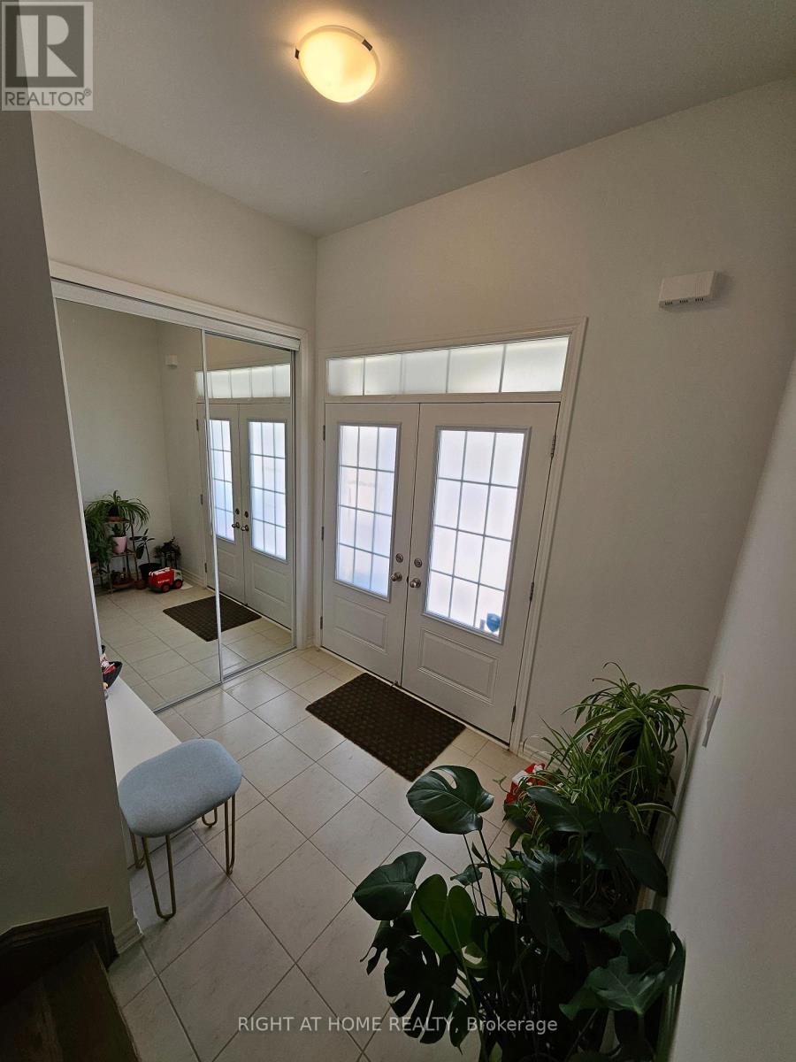 Upper - 1615 Severn Drive, Milton, Ontario  L9E 1X8 - Photo 2 - W13522222