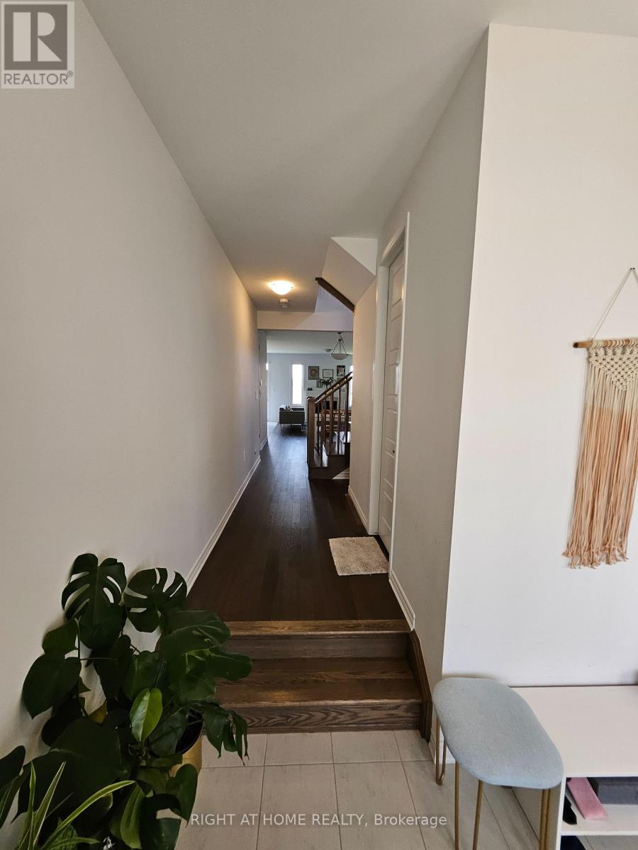 Upper - 1615 Severn Drive, Milton, Ontario  L9E 1X8 - Photo 3 - W13522222