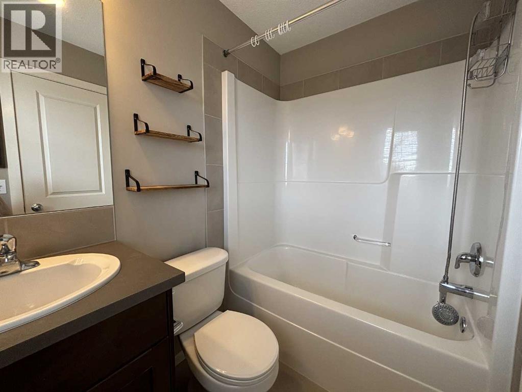 159 Panamount Way Nw, Calgary, Alberta  T3K 0P7 - Photo 9 - A2311235
