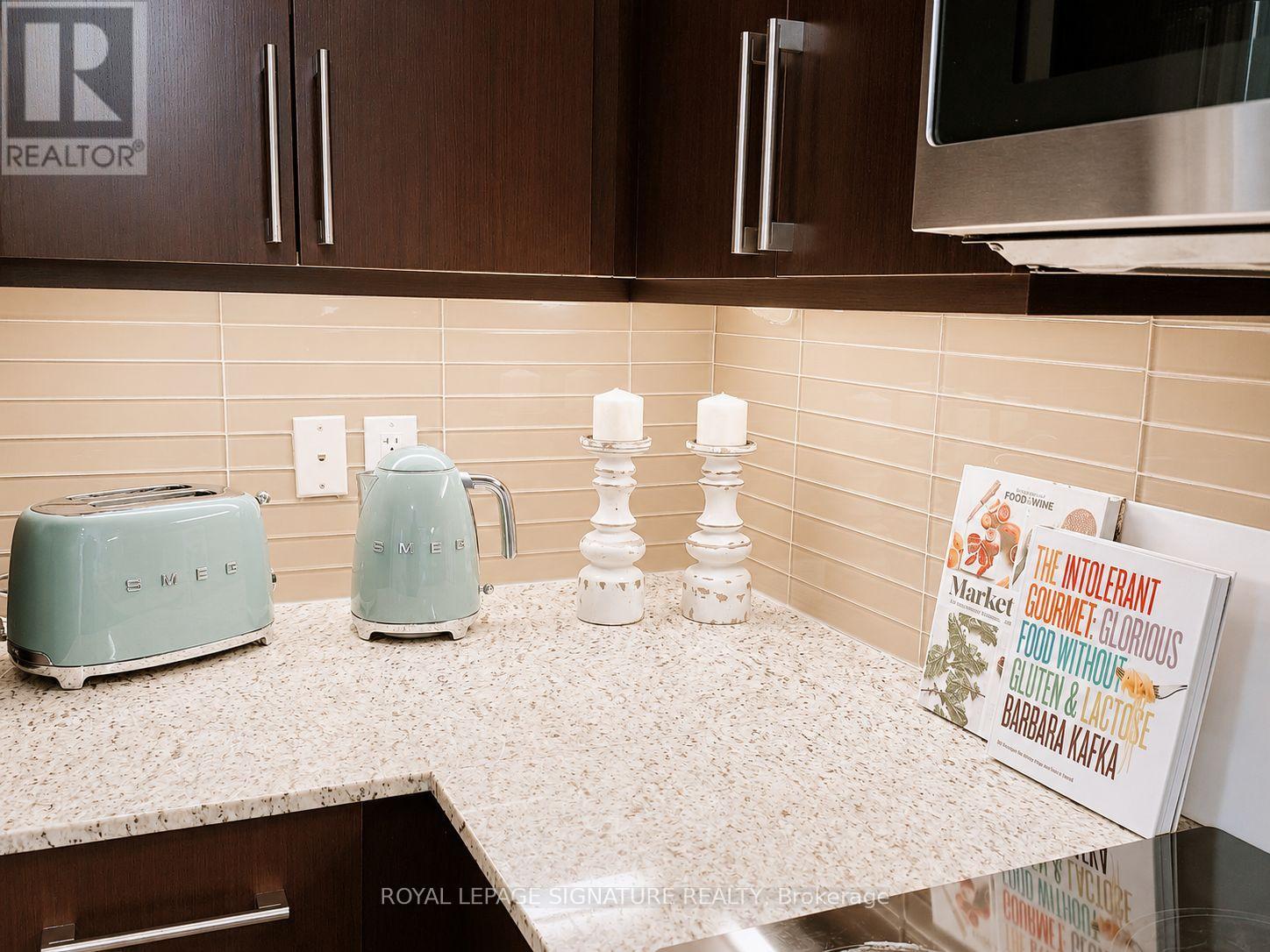 710 - 9600 Yonge Street, Richmond Hill, Ontario L4C 0X3 - Photo 4 - N12922742