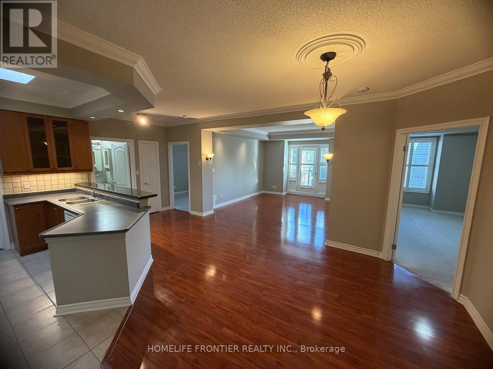 402 - 3351 CAWTHRA ROAD, Mississauga, Ontario