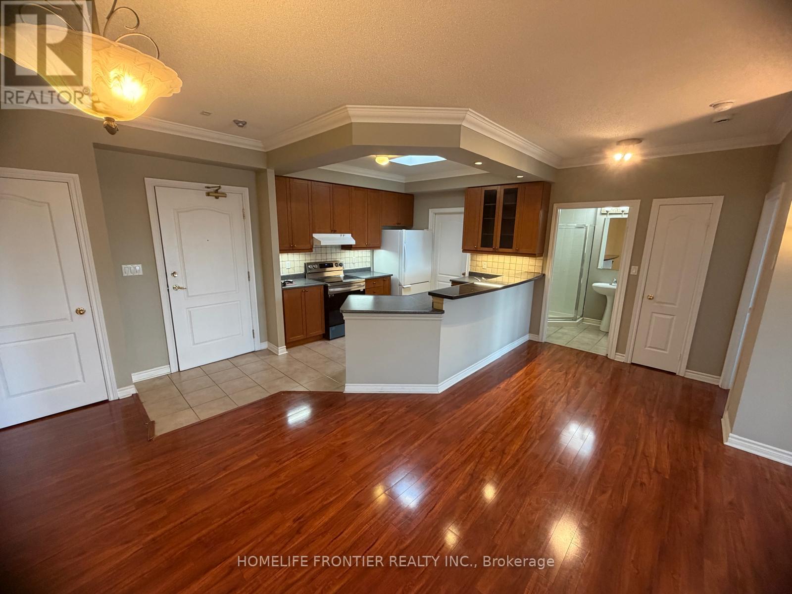 402 - 3351 Cawthra Road, Mississauga, Ontario  L5A 4N5 - Photo 3 - W13223410