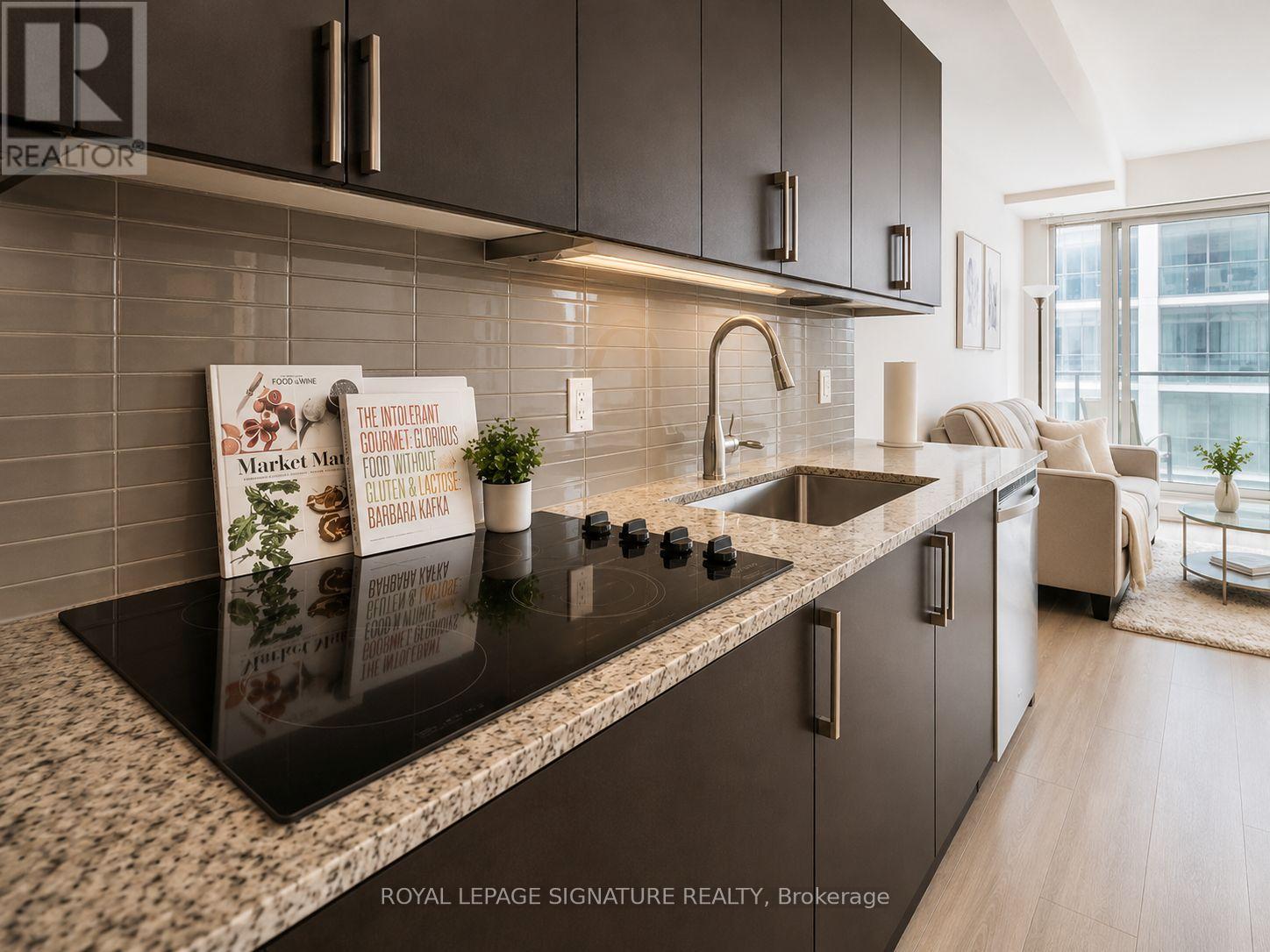 710 - 9600 Yonge Street, Richmond Hill, Ontario L4C 0X3 - Photo 6 - N12922742