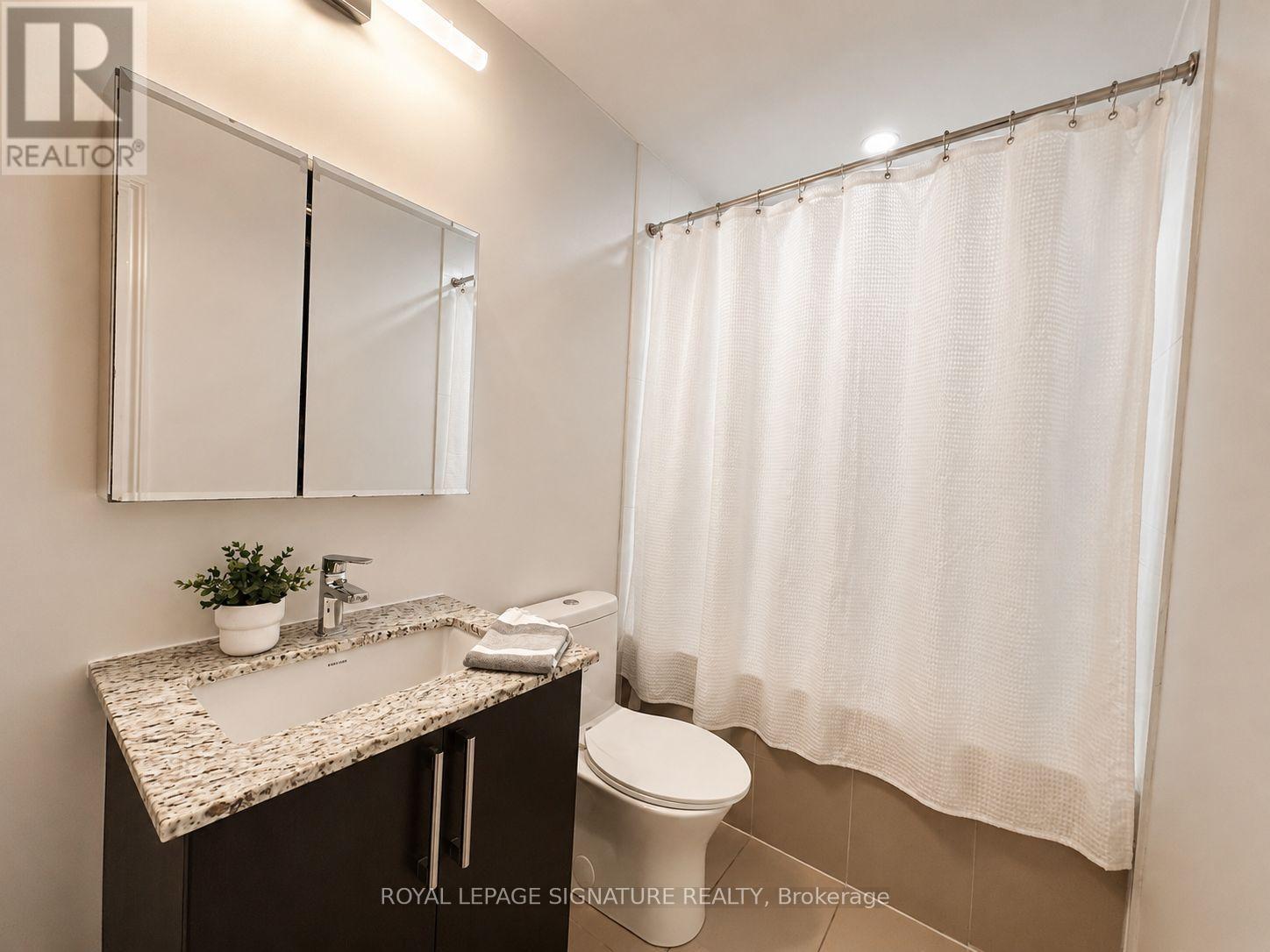 710 - 9600 Yonge Street, Richmond Hill, Ontario L4C 0X3 - Photo 7 - N12922742