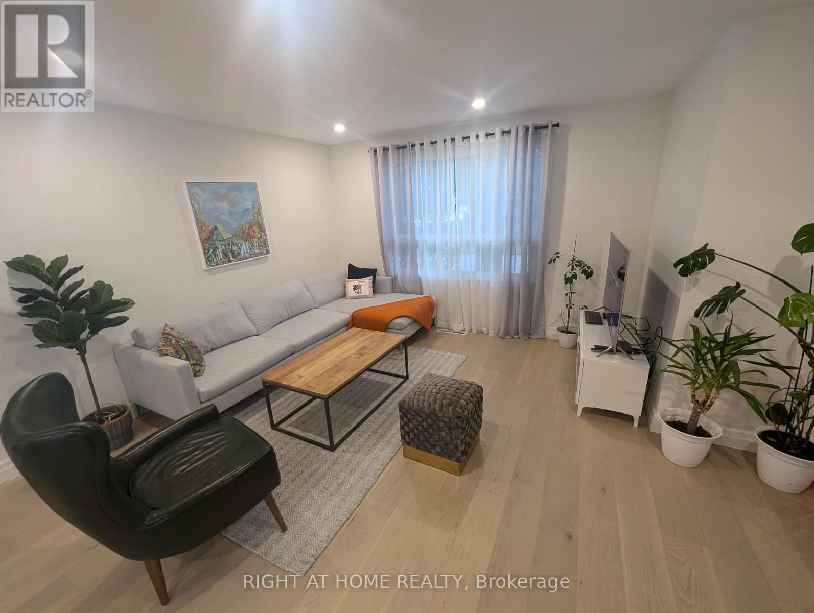 6 Broadpath Road, Toronto, Ontario  M3C 2B5 - Photo 11 - C13522226