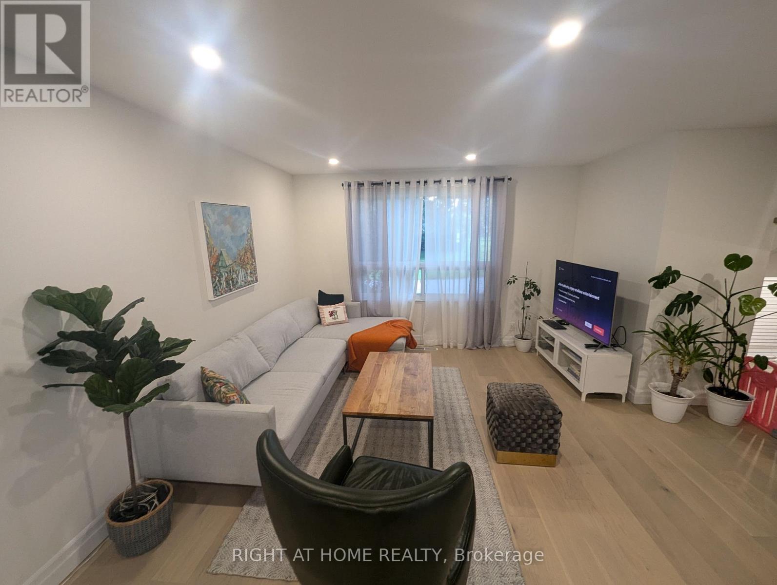 6 Broadpath Road, Toronto, Ontario  M3C 2B5 - Photo 12 - C13522226
