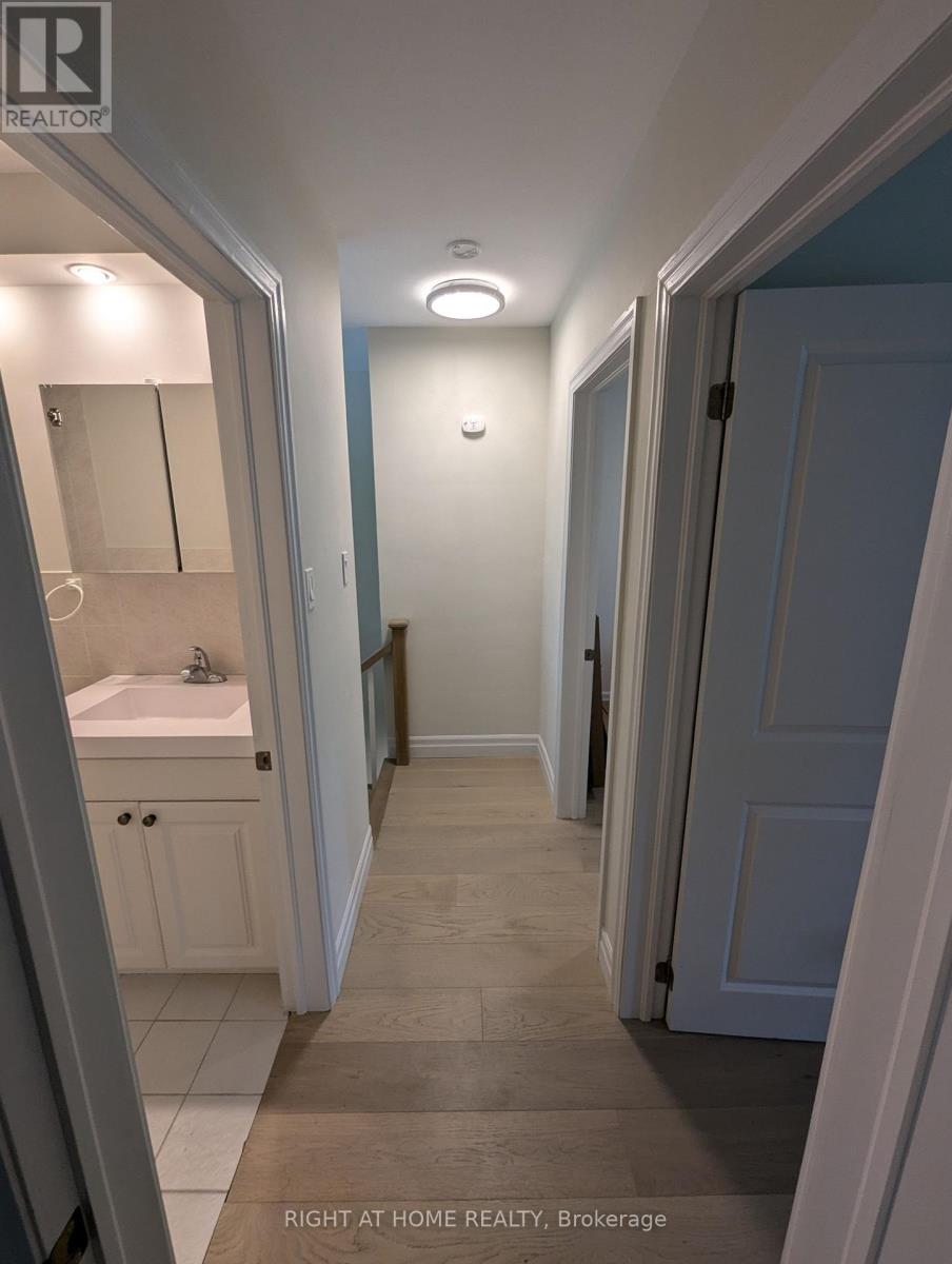 6 Broadpath Road, Toronto, Ontario  M3C 2B5 - Photo 18 - C13522226