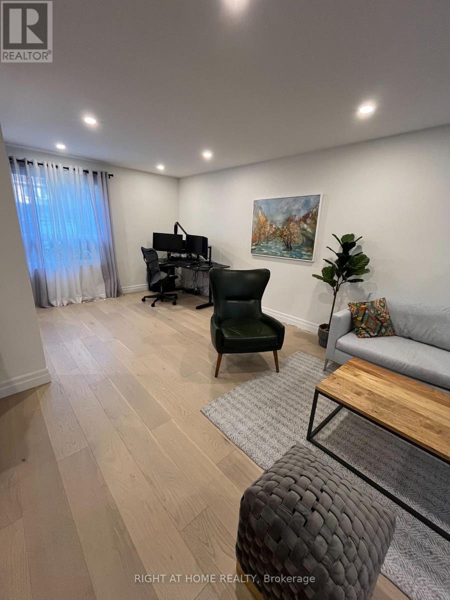 6 Broadpath Road, Toronto, Ontario  M3C 2B5 - Photo 9 - C13522226
