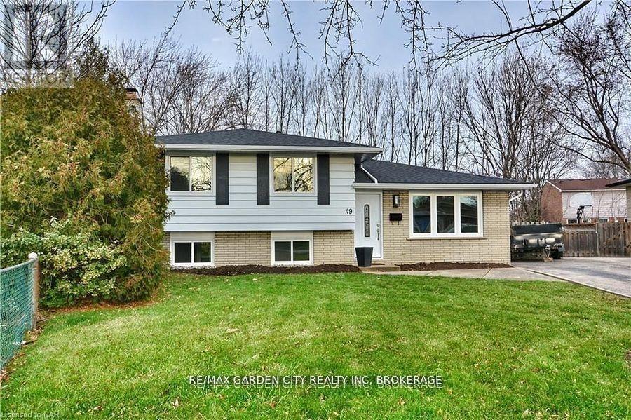 -MAIN UNIT (2 FLOORS) - 49 BENDINGROAD CRESCENT, St. Catharines, Ontario