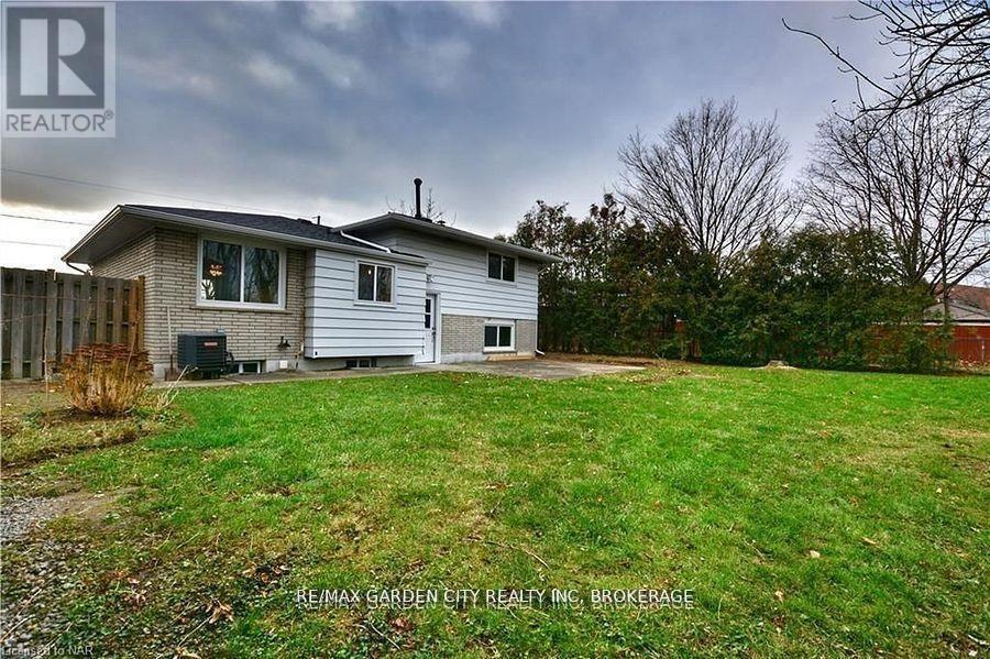 -Main Unit (2 Floors) - 49 Bendingroad Crescent, St. Catharines, Ontario  L2N 5R4 - Photo 11 - X13522402