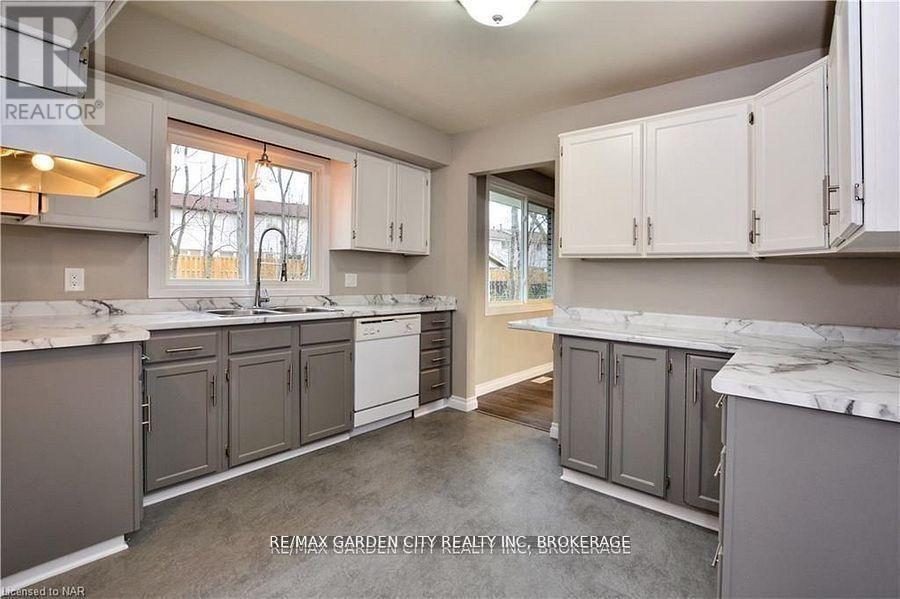 -Main Unit (2 Floors) - 49 Bendingroad Crescent, St. Catharines, Ontario  L2N 5R4 - Photo 4 - X13522402
