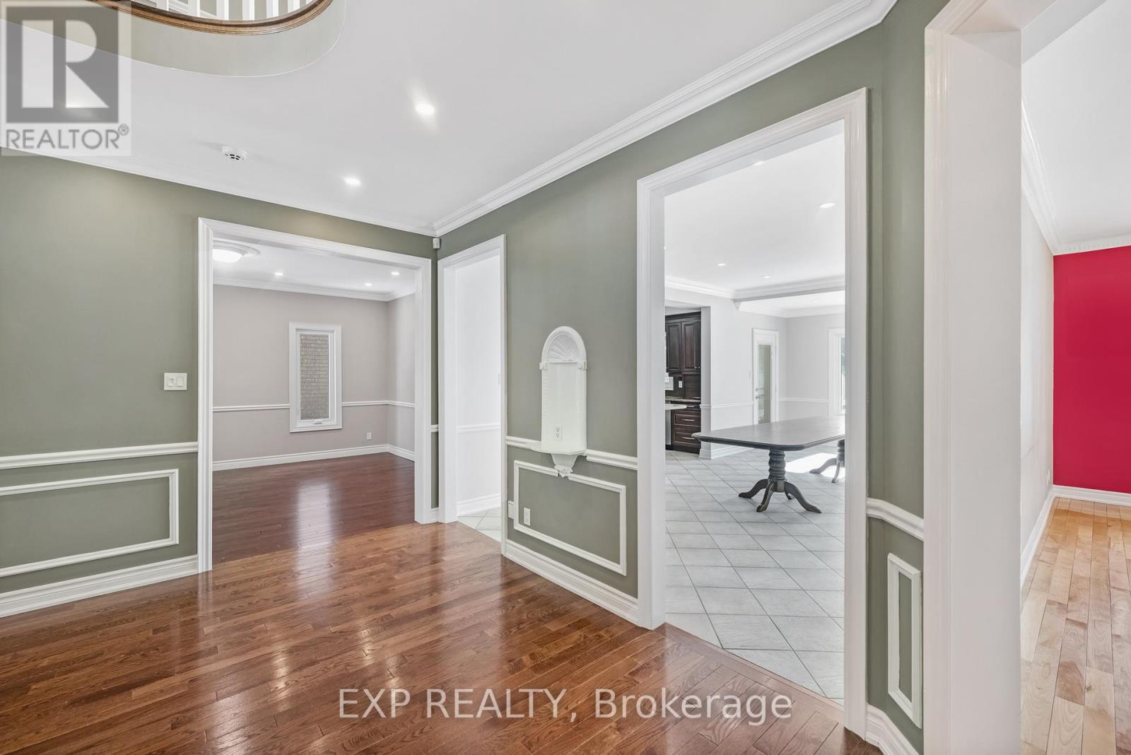 598 Lyman Boulevard, Newmarket, Ontario  L3X 1V9 - Photo 5 - N12828348