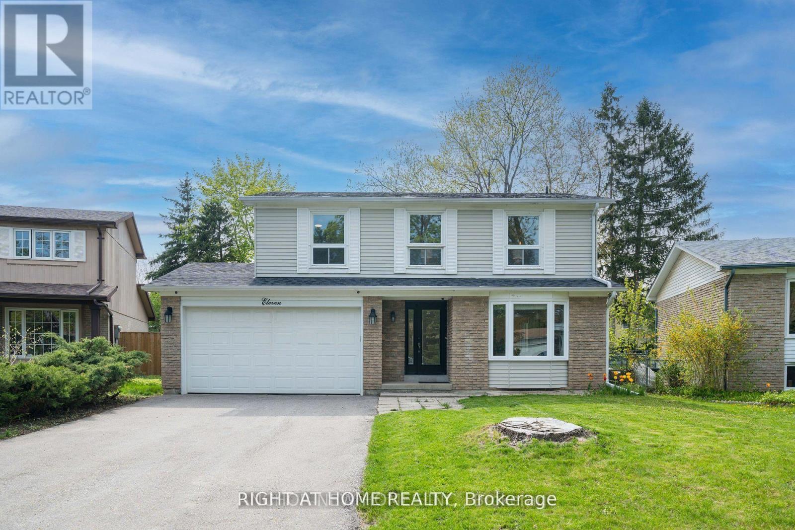 11 Law Crescent, Richmond Hill, Ontario  L4C 5K7 - Photo 2 - N13522478