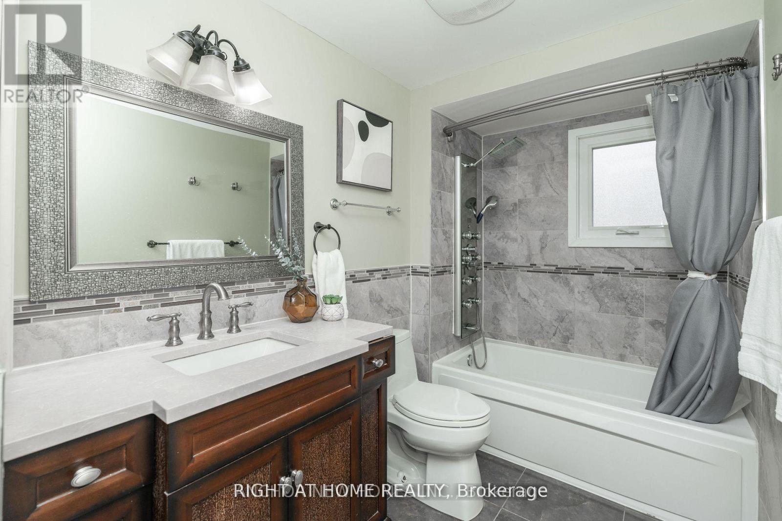 11 Law Crescent, Richmond Hill, Ontario  L4C 5K7 - Photo 25 - N13522478