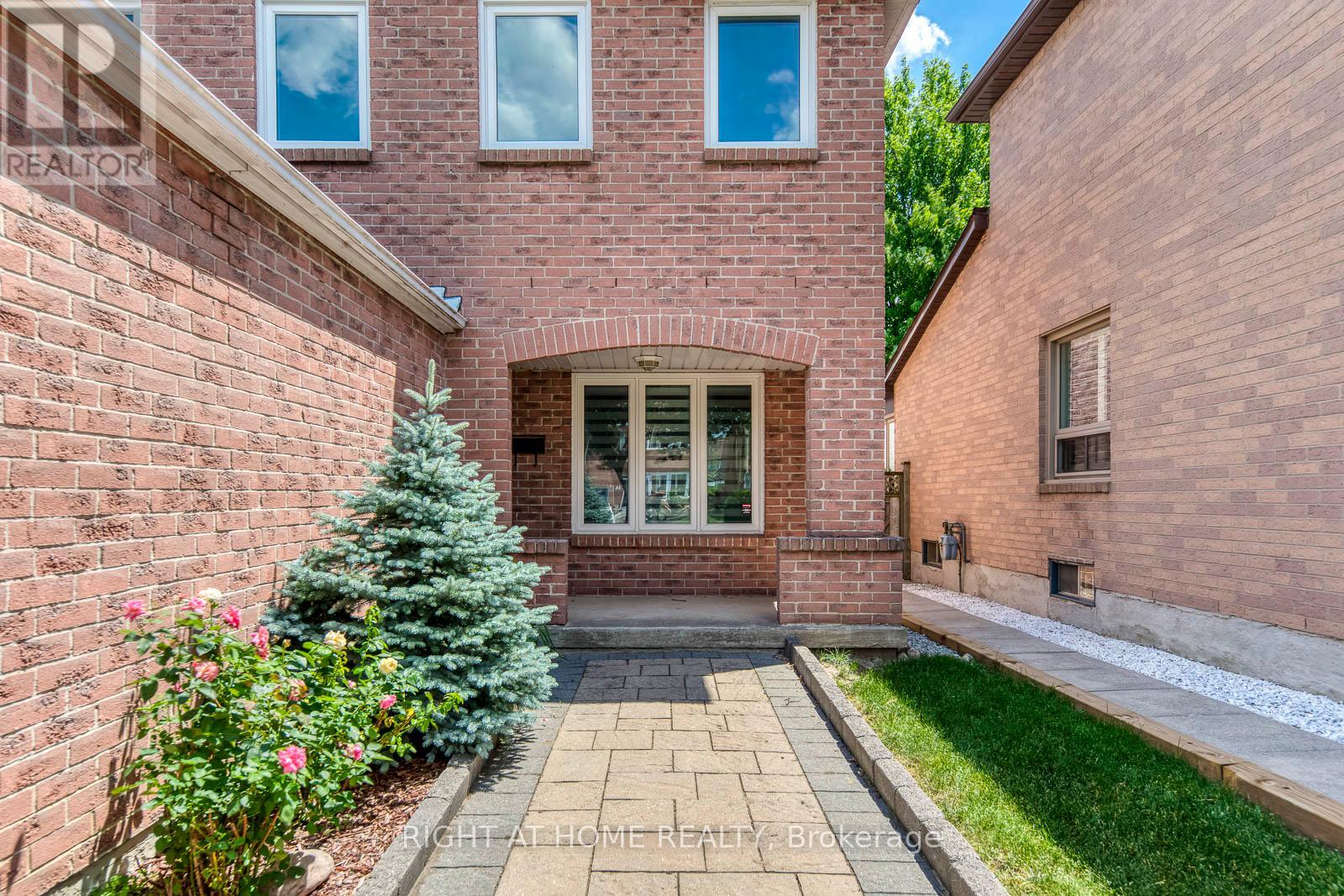 17 Nickel Crescent, Brampton, Ontario  L6S 4W3 - Photo 3 - W13522464