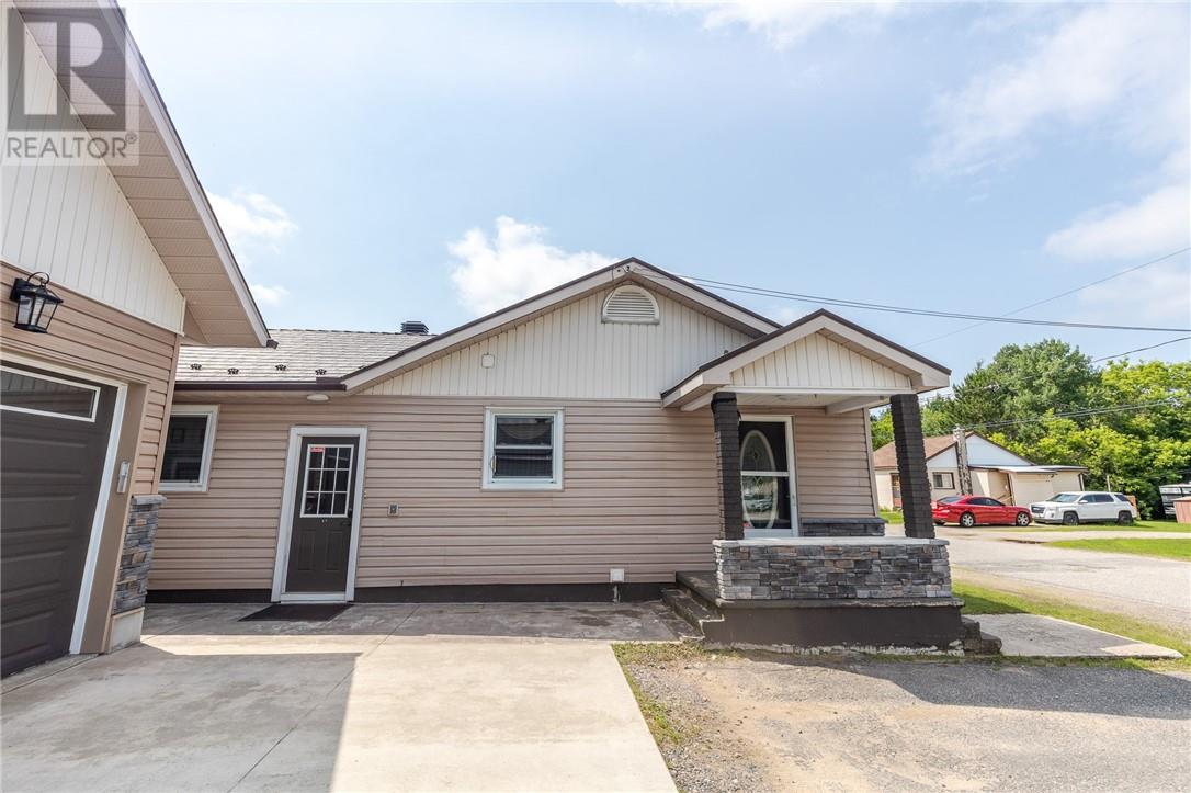 532 Wood Street, Espanola, Ontario  P5E 1M4 - Photo 2 - 2129000