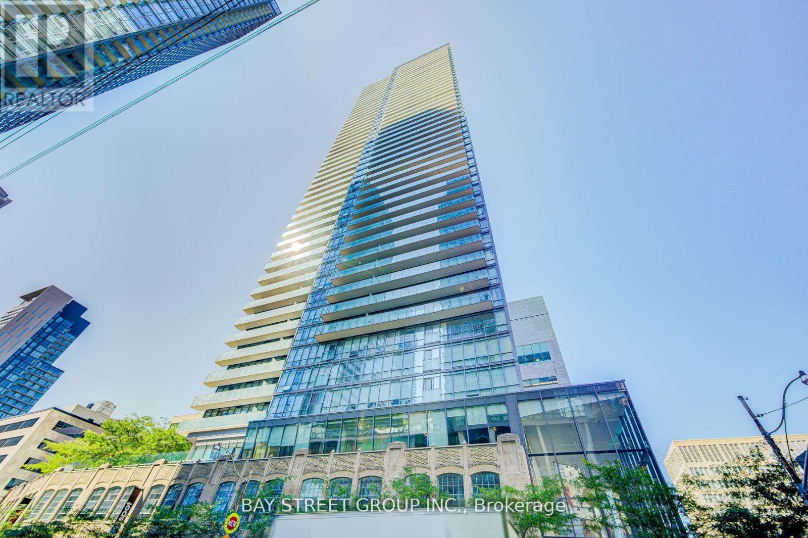 1910 - 832 BAY STREET, Toronto, Ontario