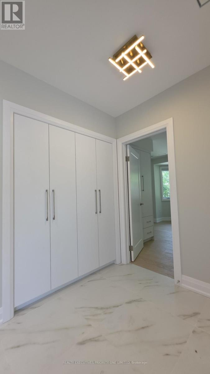 Main - 10 Lascelles Boulevard, Toronto, Ontario  M4V 2B5 - Photo 13 - C13522548