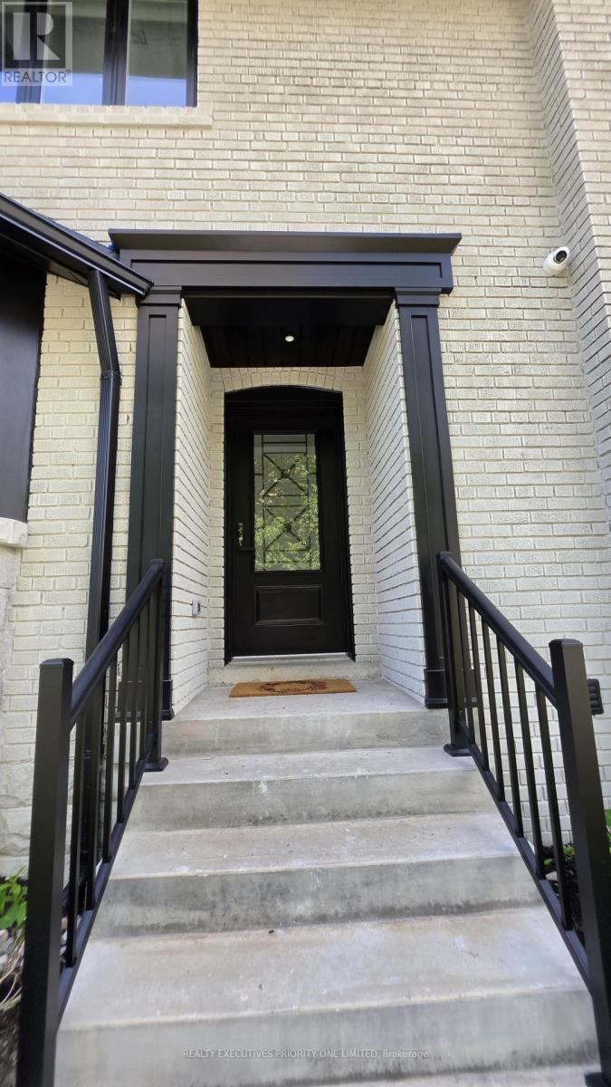 Main - 10 Lascelles Boulevard, Toronto, Ontario  M4V 2B5 - Photo 14 - C13522548