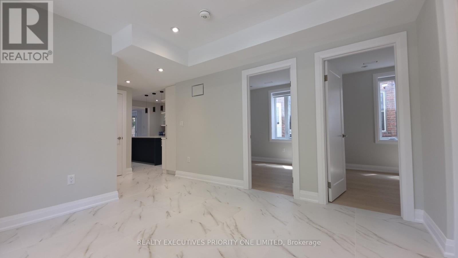 Main - 10 Lascelles Boulevard, Toronto, Ontario  M4V 2B5 - Photo 18 - C13522548