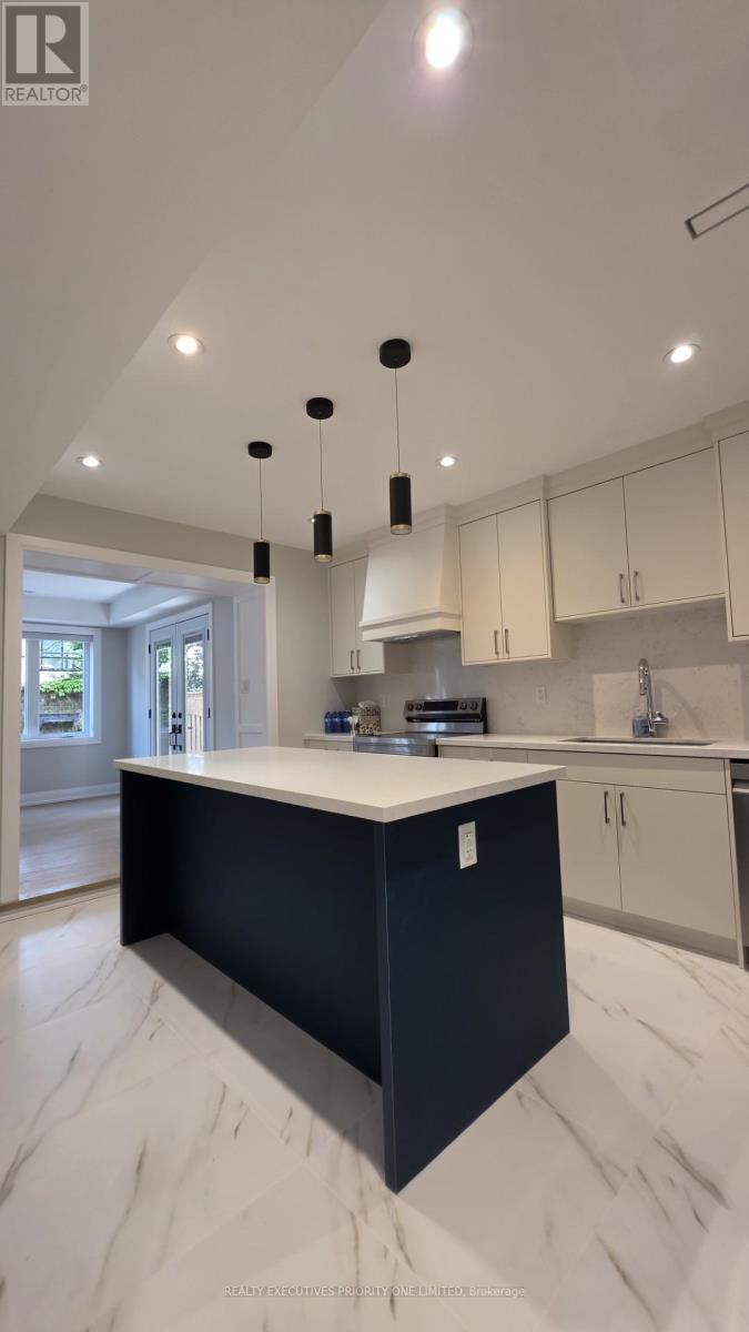 Main - 10 Lascelles Boulevard, Toronto, Ontario  M4V 2B5 - Photo 21 - C13522548