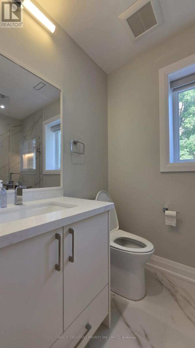Main - 10 Lascelles Boulevard, Toronto, Ontario  M4V 2B5 - Photo 5 - C13522548
