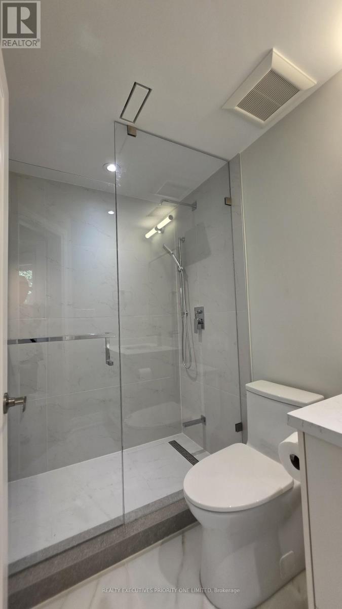 Main - 10 Lascelles Boulevard, Toronto, Ontario  M4V 2B5 - Photo 9 - C13522548