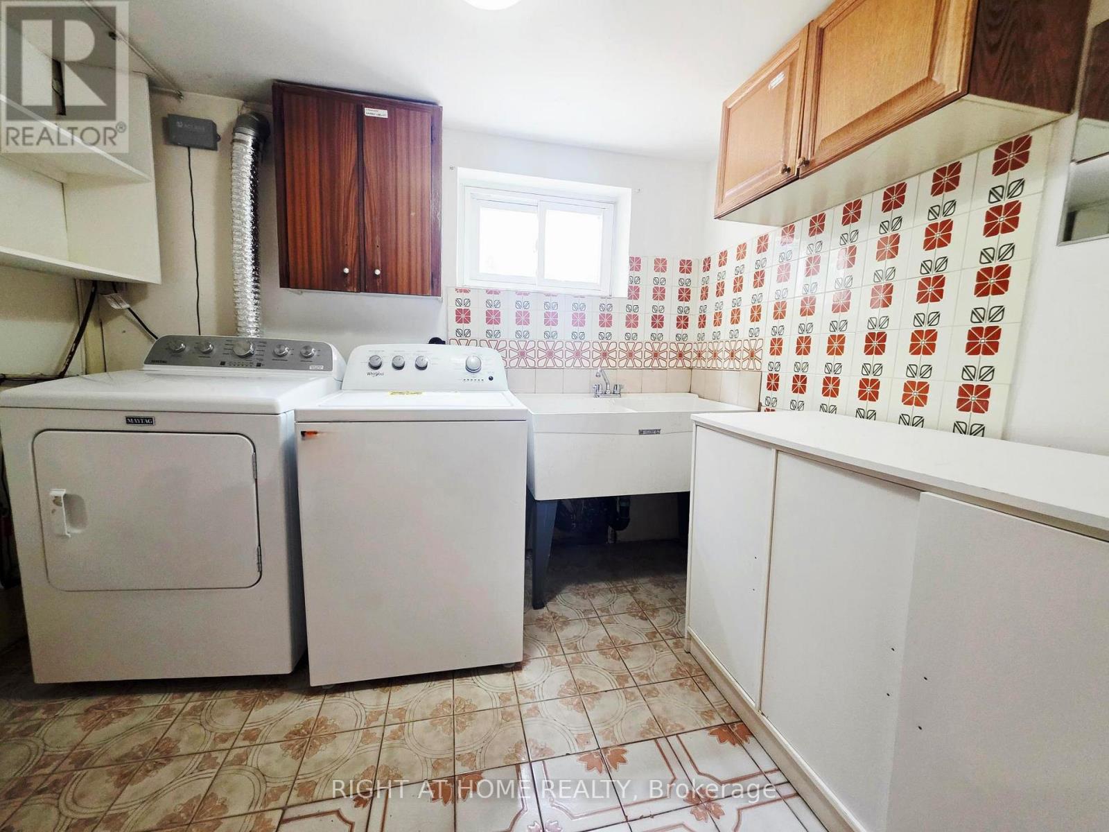Lower - 252 Maple Leaf Drive, Toronto, Ontario  M6L 1P1 - Photo 17 - W13522516