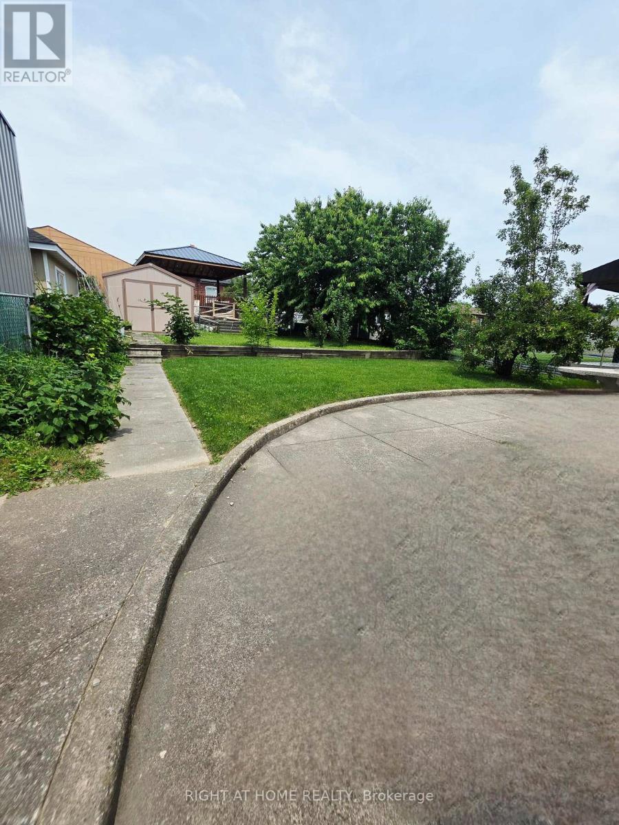 Lower - 252 Maple Leaf Drive, Toronto, Ontario  M6L 1P1 - Photo 20 - W13522516