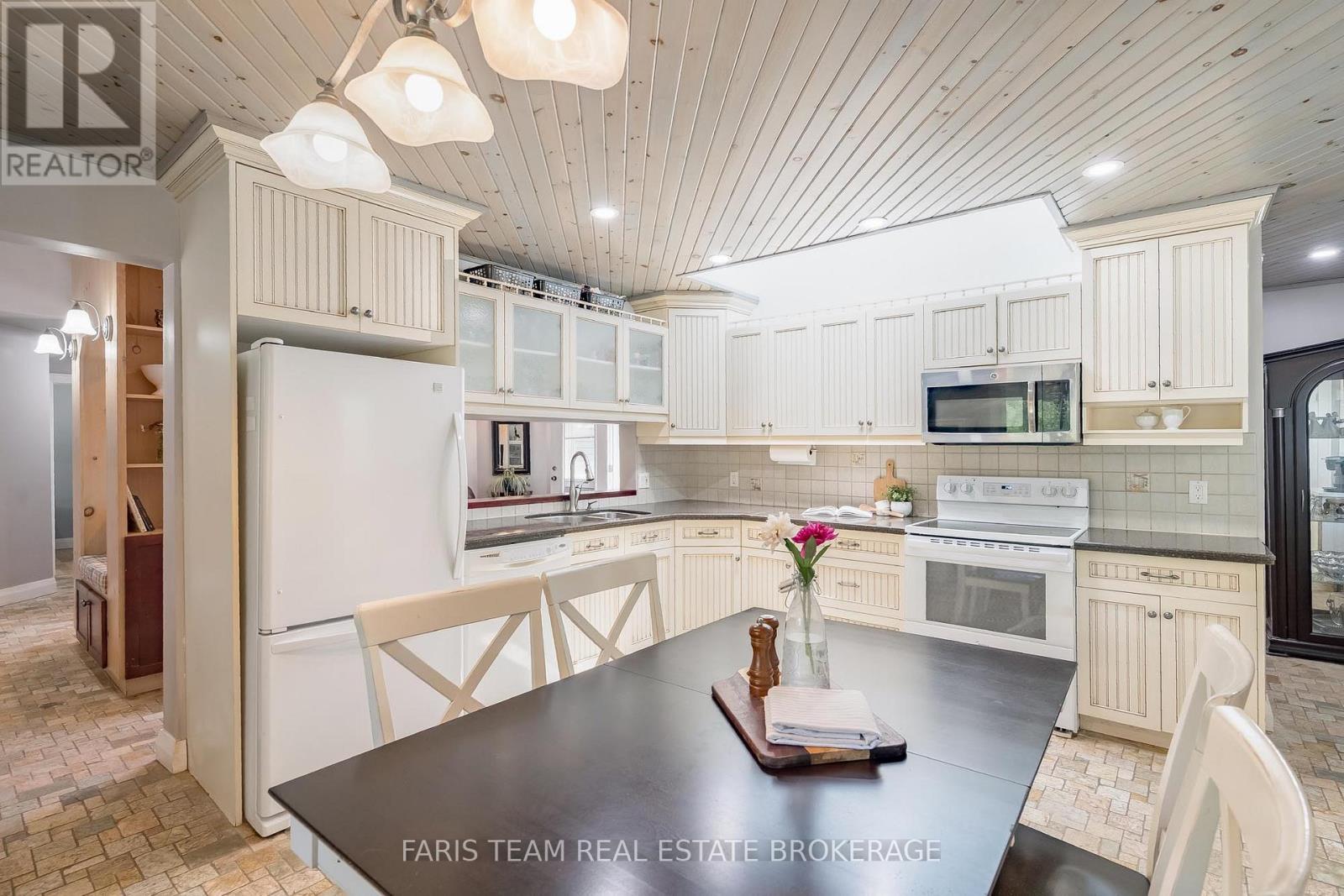 1622 Houseys Rapids Road, Gravenhurst, Ontario  P1P 1R3 - Photo 7 - X13522506