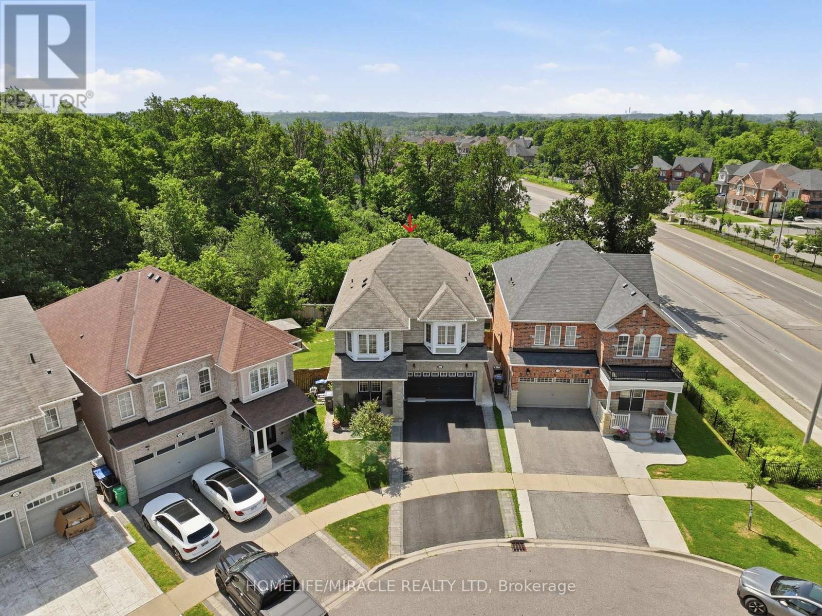 14 Adeline Court, Brampton, Ontario  L6Y 0W9 - Photo 2 - W13507782