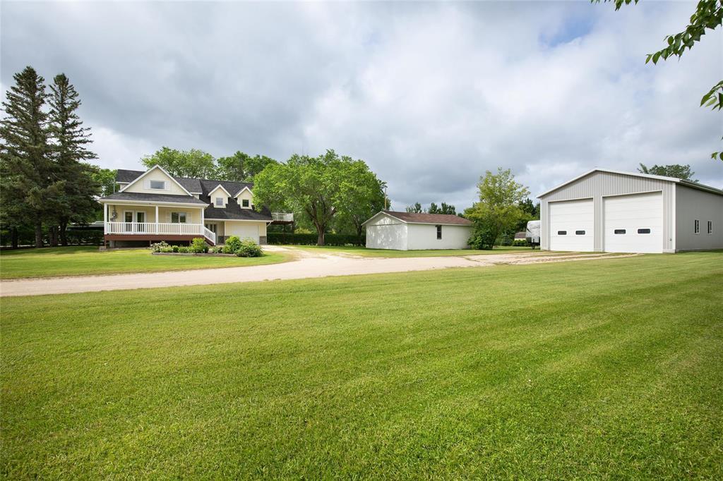 424 Rockwood Street, Steinbach, Manitoba  R5G 1Z9 - Photo 2 - 202615407