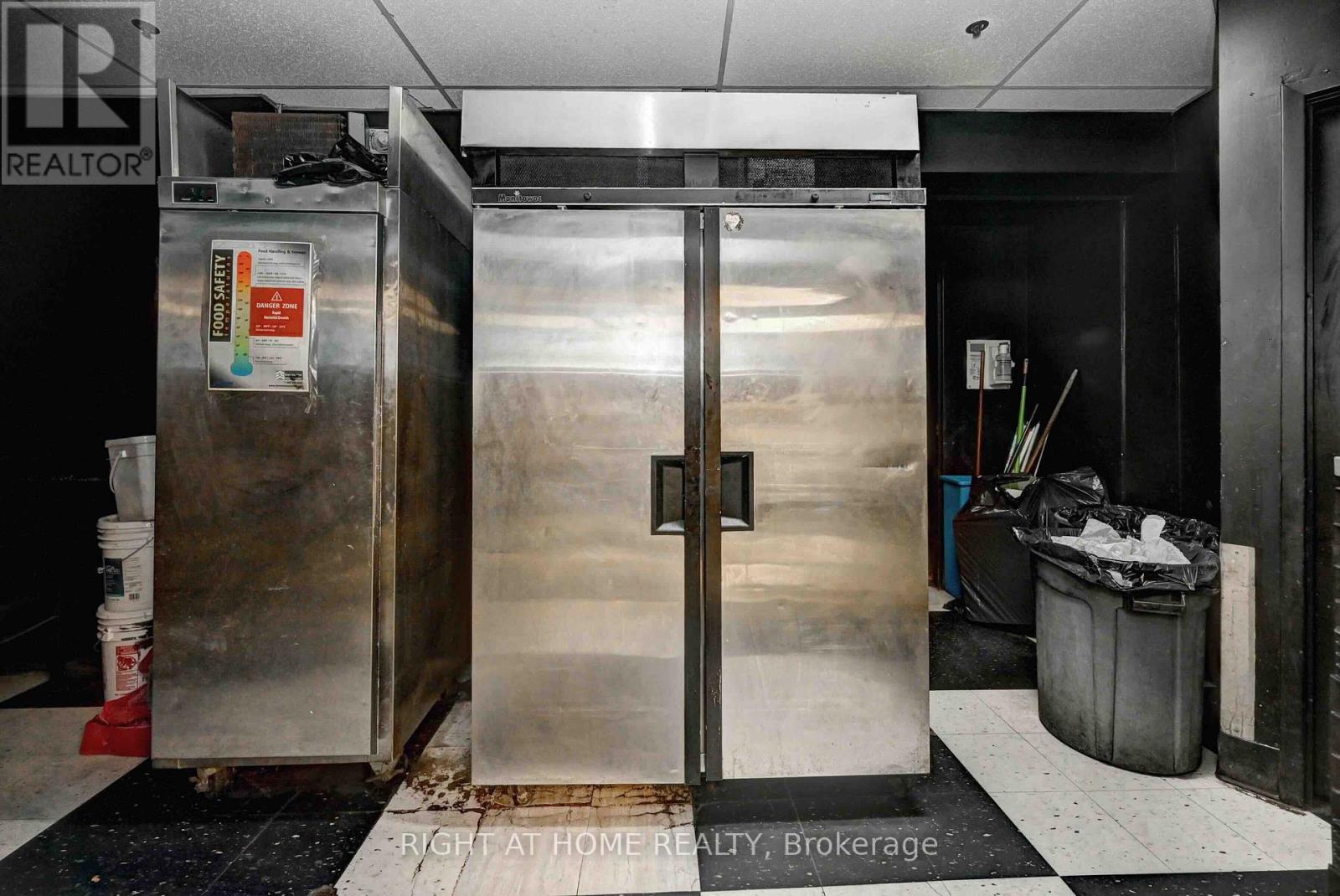 179 King Street W, Kitchener, Ontario N2G 1A7 - Photo 13 - X13522616