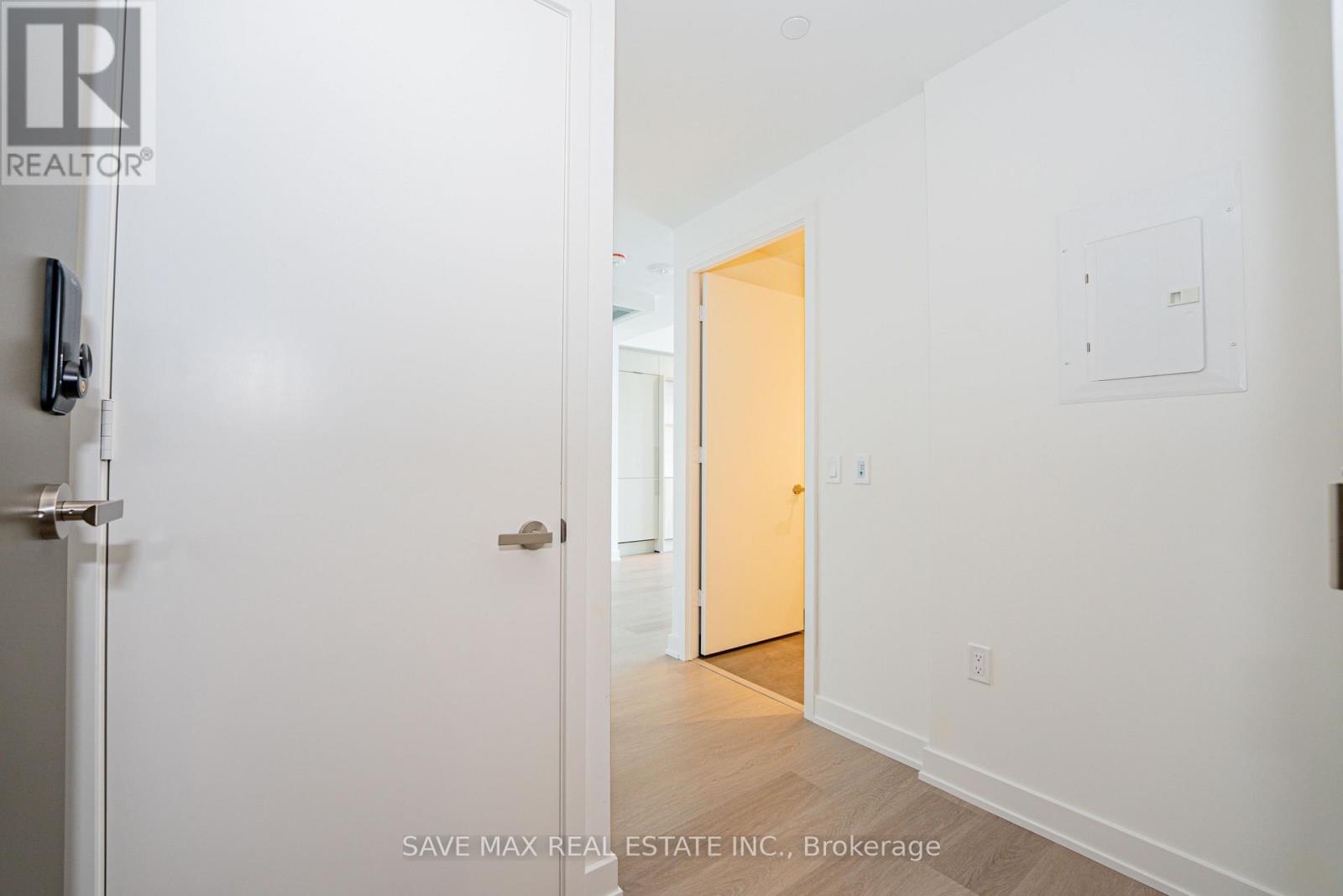 6701 - 448 Burnhamthorpe Road W, Mississauga, Ontario  L5B 4M6 - Photo 7 - W13516232