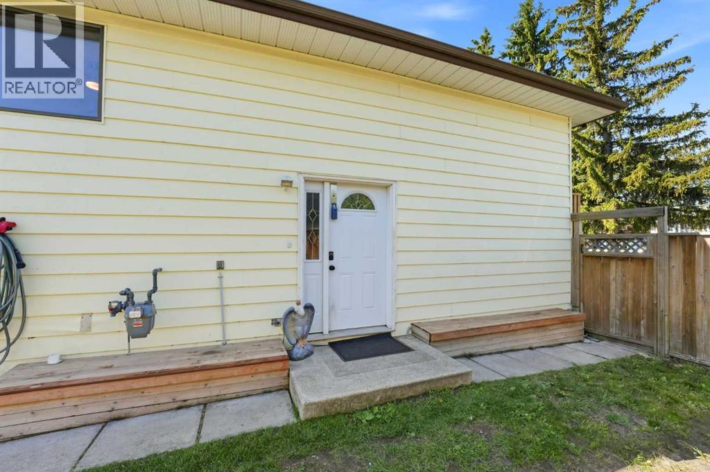 9 Griffiths Avenue, Red Deer, Alberta  T4P 2K6 - Photo 4 - A2324256