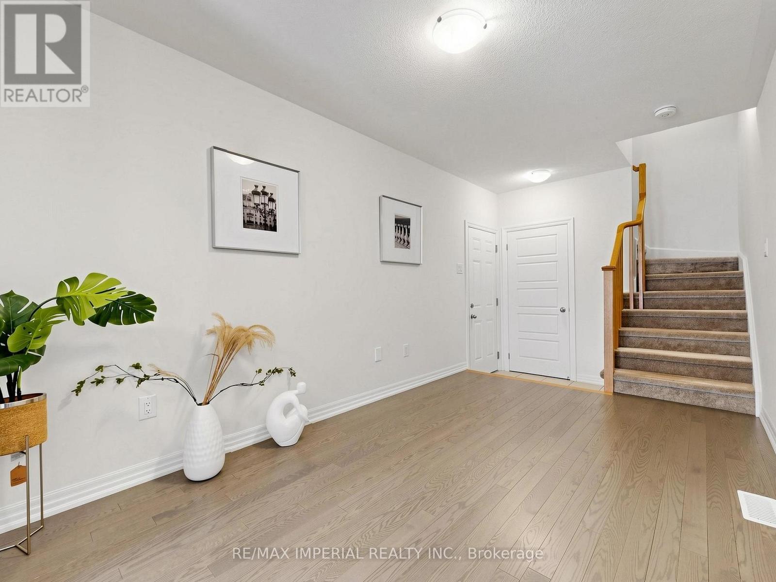 108 Bravo Lane, Newmarket, Ontario L3X 0L3 - Photo 2 - N13522722