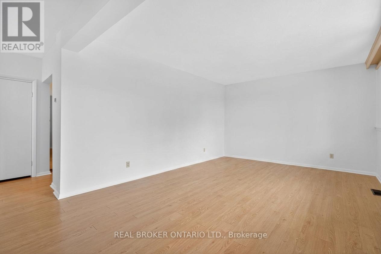 8 Westmount Drive S, Orillia, Ontario  L3V 6C9 - Photo 6 - S13522664
