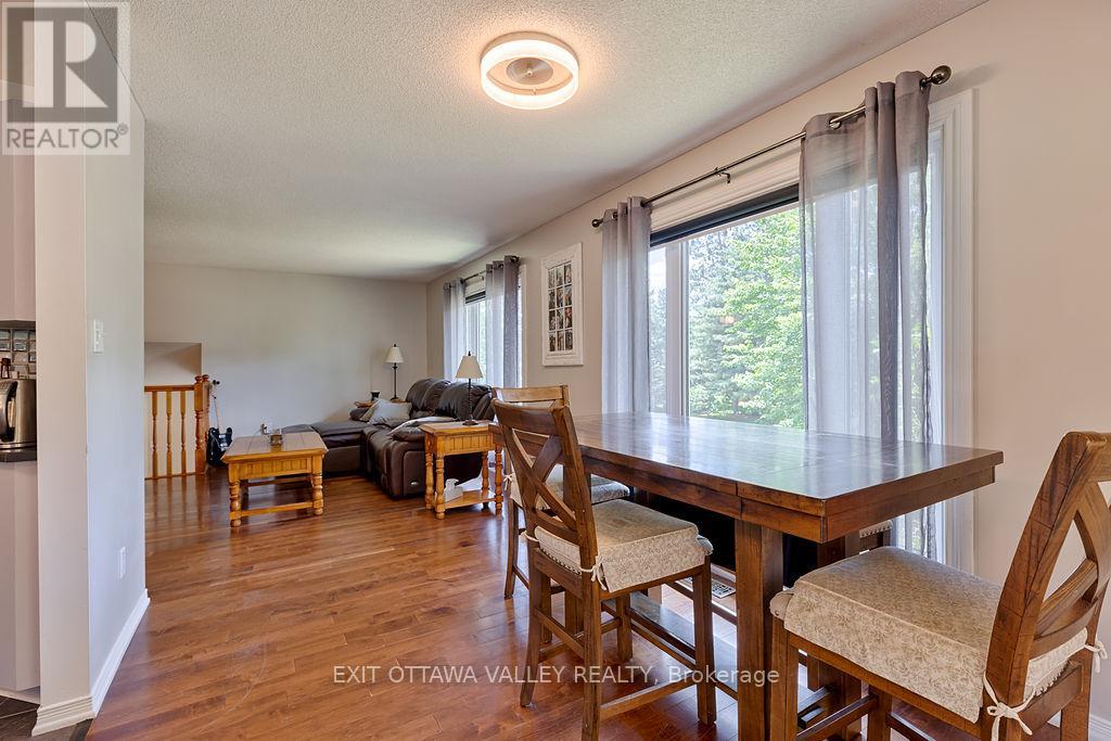 314 Carla Street, Petawawa, Ontario  K8H 3N2 - Photo 14 - X13522768
