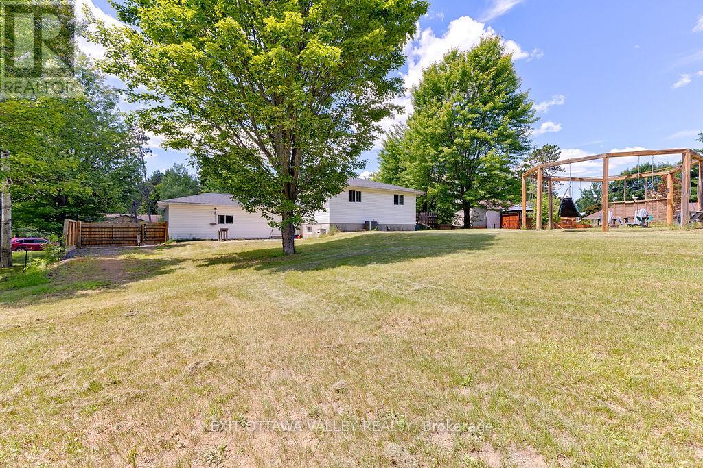 314 Carla Street, Petawawa, Ontario  K8H 3N2 - Photo 49 - X13522768