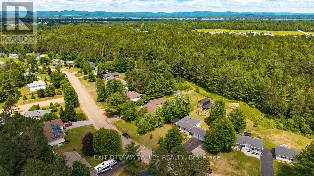 314 Carla Street, Petawawa, Ontario  K8H 3N2 - Photo 5 - X13522768