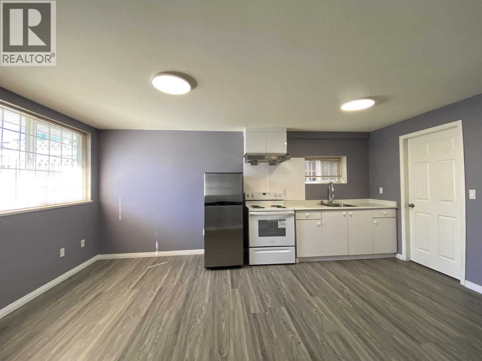 1 Bed Suite 5536 Neville Street, Burnaby, British Columbia  V5J 2H7 - Photo 3 - R3142730