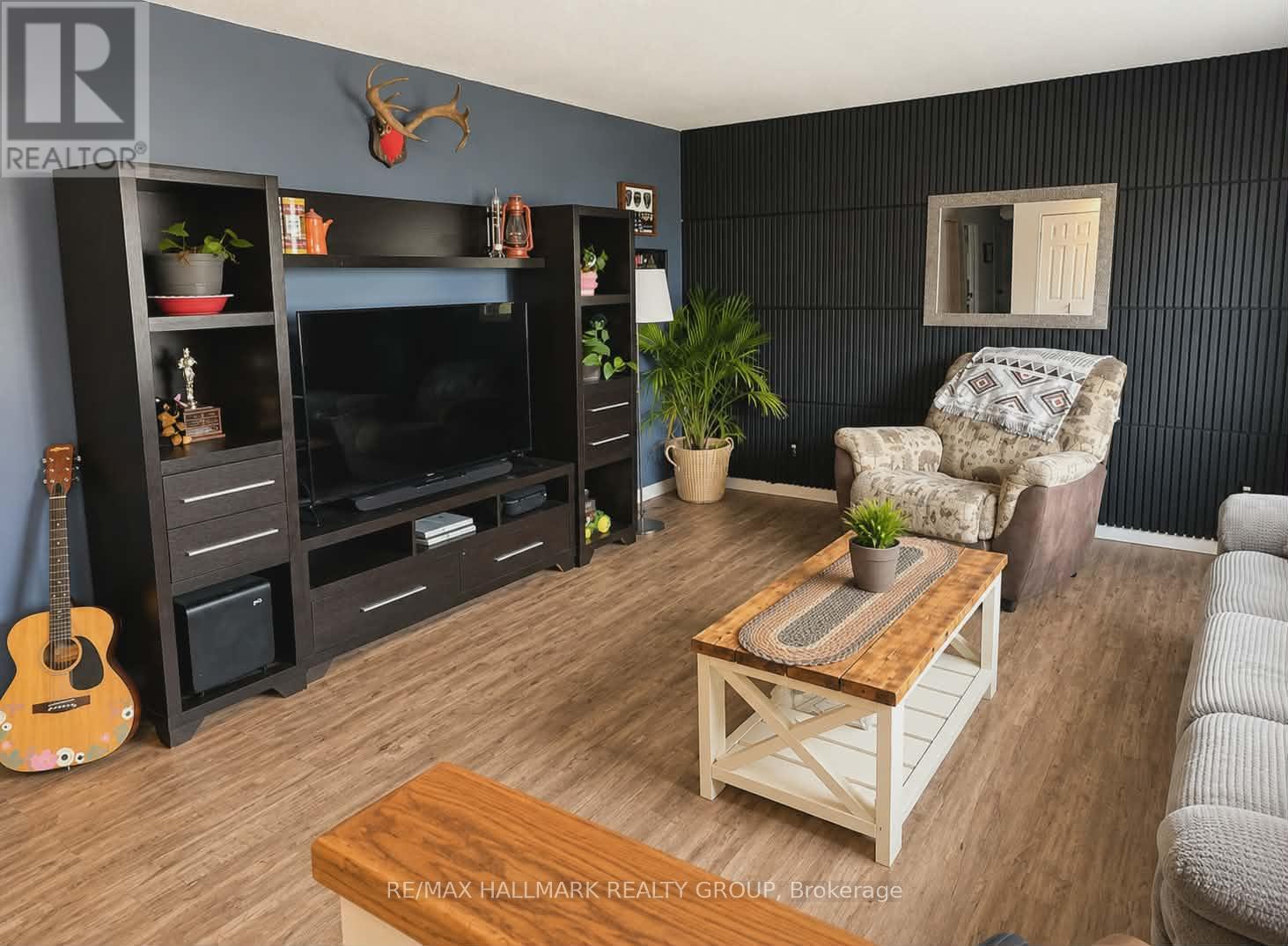 20 Hilltop Crescent S, North Grenville, Ontario  K0G 1J0 - Photo 4 - X13521924