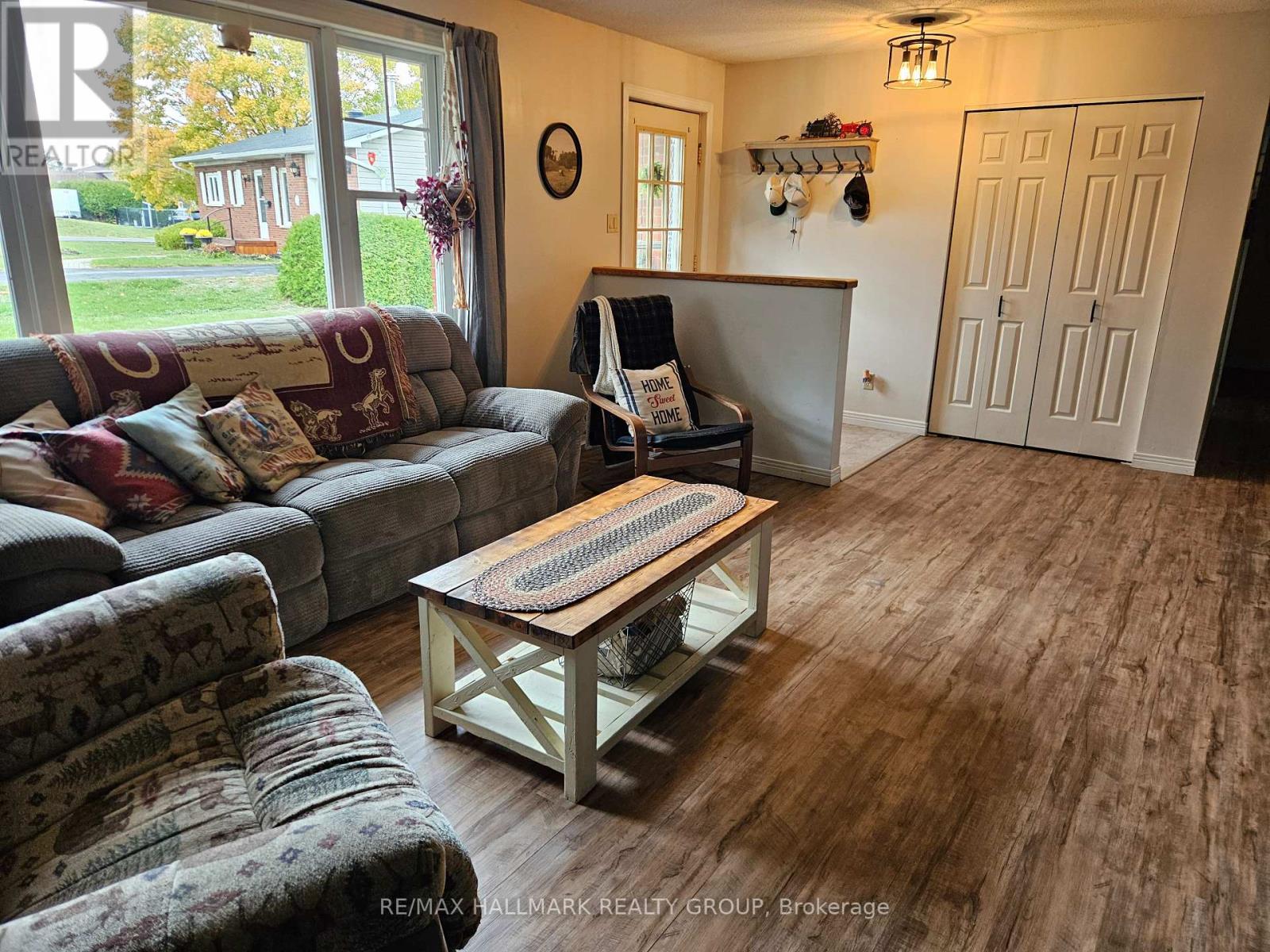 20 Hilltop Crescent S, North Grenville, Ontario  K0G 1J0 - Photo 3 - X13521924