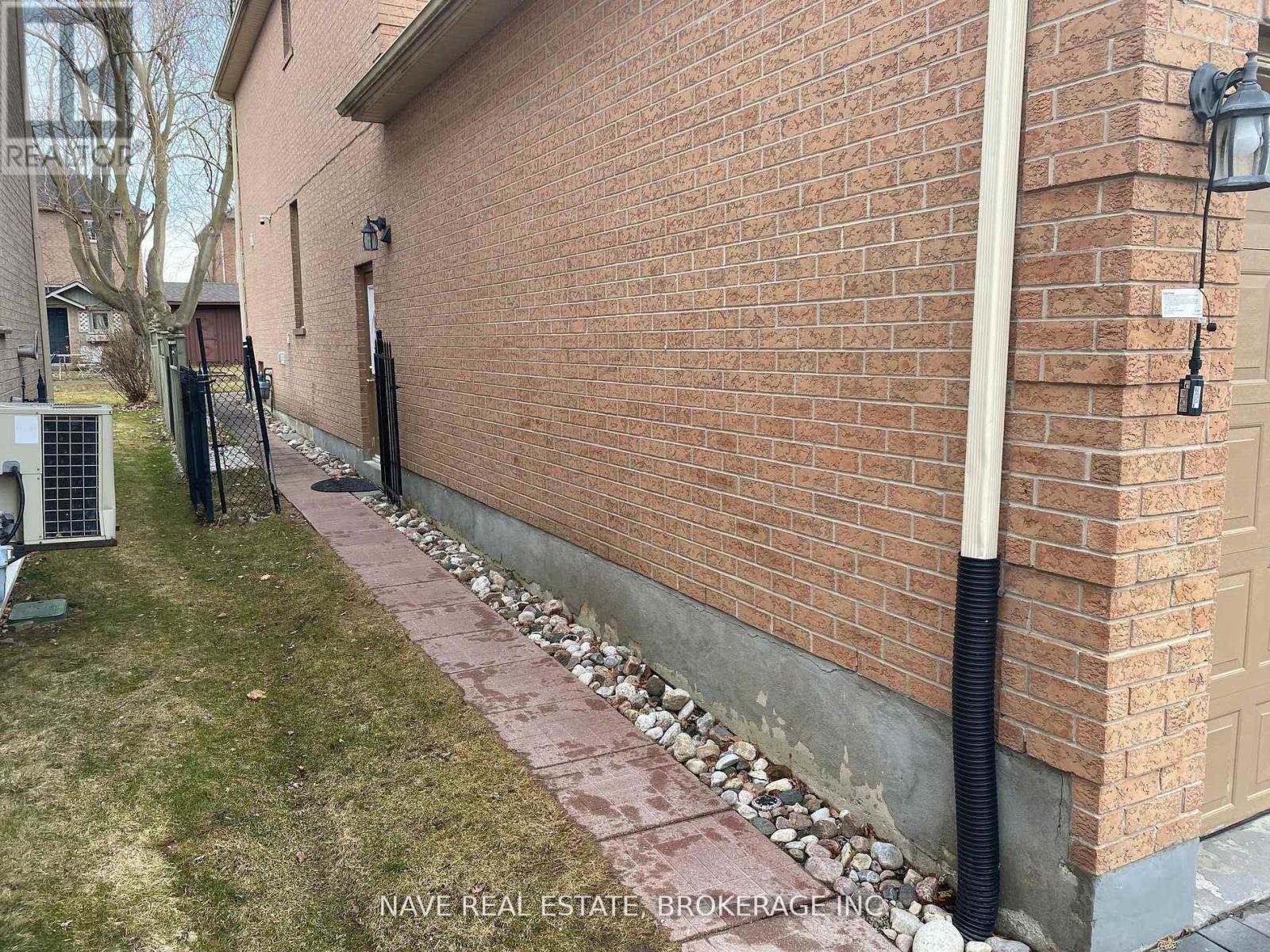 Basement - 101 Naughton Drive, Richmond Hill, Ontario  L4C 8B3 - Photo 2 - N13522784